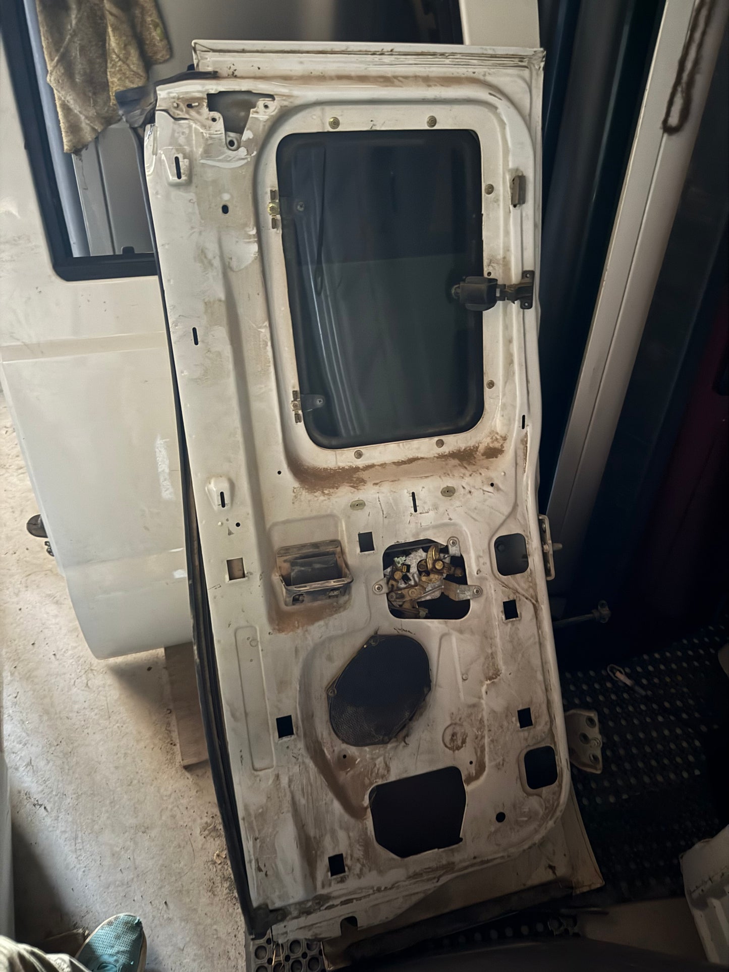 2008-2016 Ford Super Duty F-250, F-350, F-450 and F-550 Extended Cab Rear RH Passenger Side Door