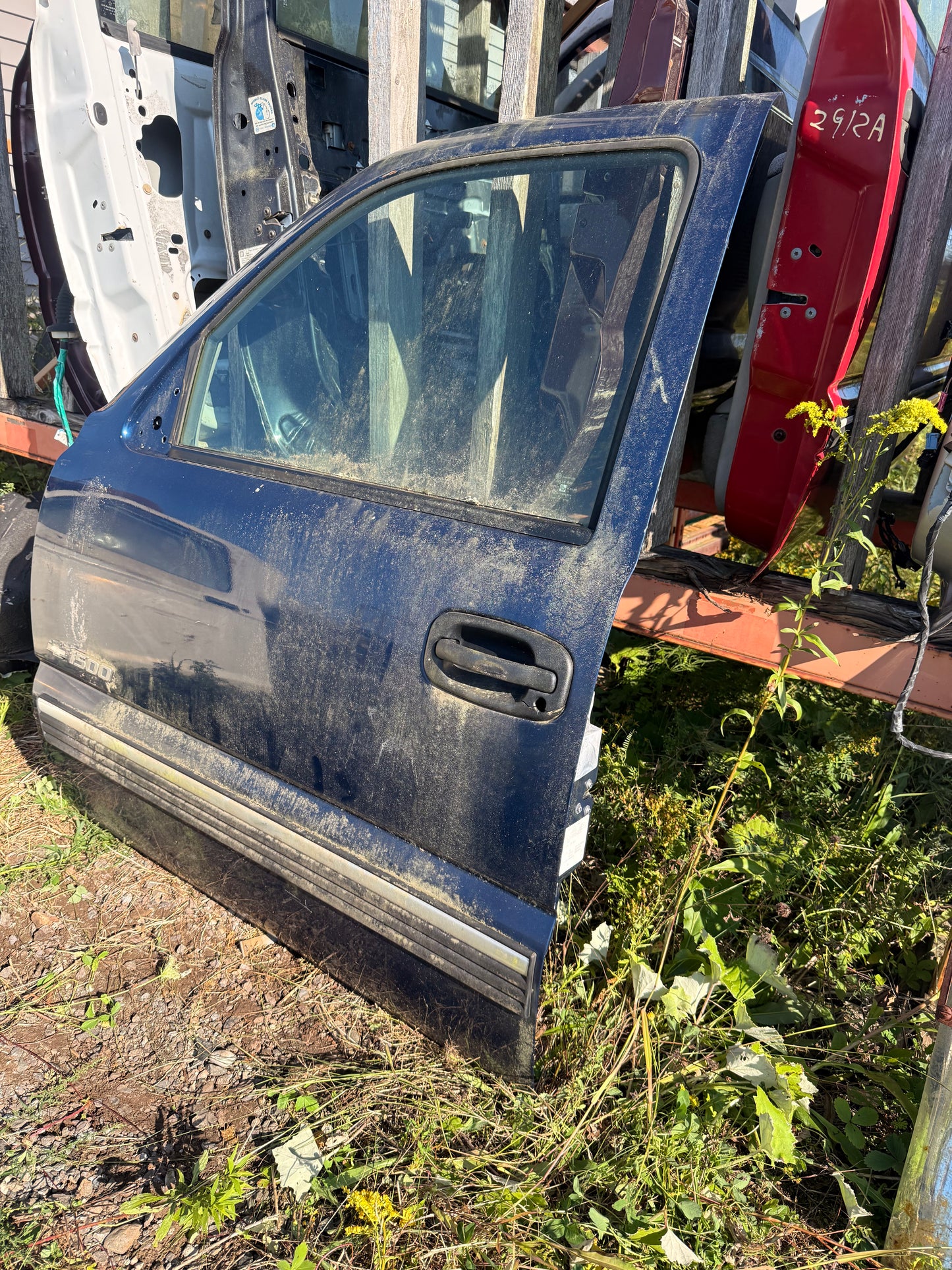 2000-2006 GMC Suburban 1500 2500 OEM Front Driver Side Door