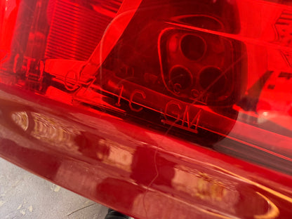 2007–2013 Chevrolet Silverado 1500 2500 3500 OEM Passenger Side Tail Light