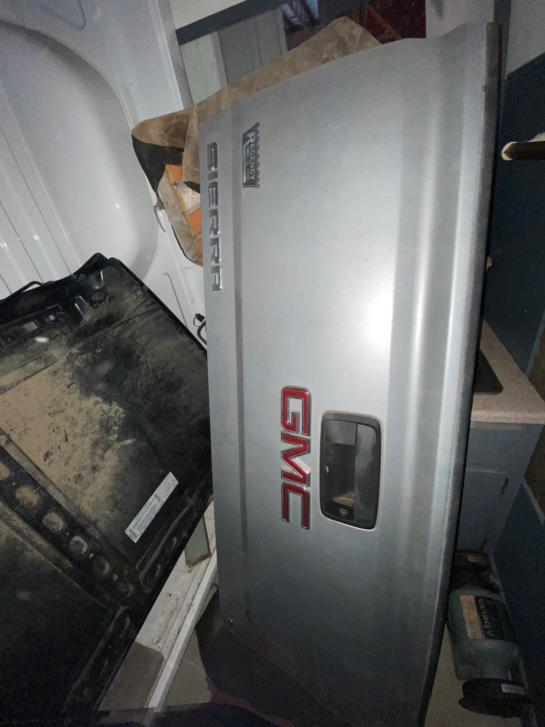 2014-2019 GMC Sierra 1500/2500/3500 Tailgate