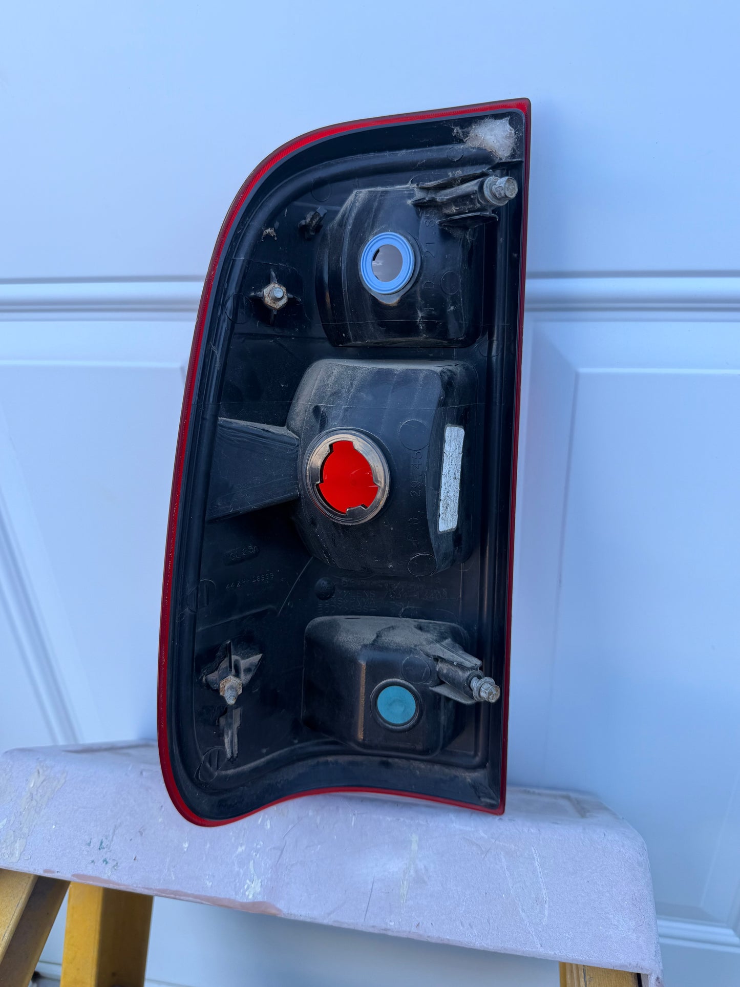 2008–2016 Ford F-250 F-350 F-450 OEM Passenger Side Tail Light