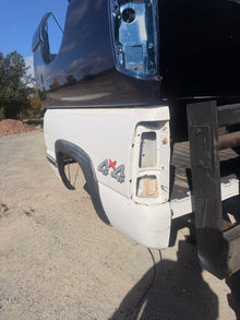1999-2007 Chevrolet Silverado 1500 2500HD 3500HD 6'6" Standard Bed Truck Box
