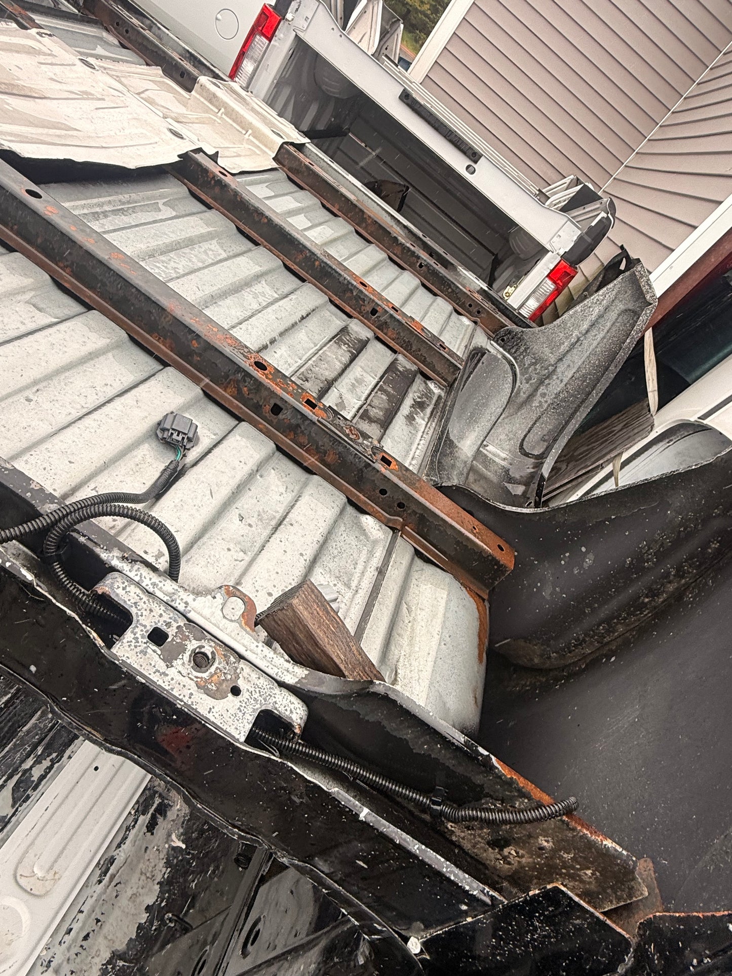 2007-2013 GMC Sierra 1500 5’8” Short Bed Truck Box