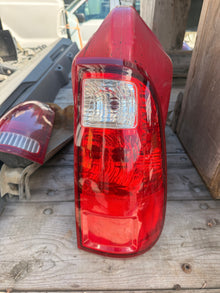 2008–2016 Ford F-250 F-350 F-450 OEM Passenger Side Tail Light