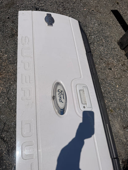 2011–2016 Ford F-250 F-350 Tailgate with Step and Camera