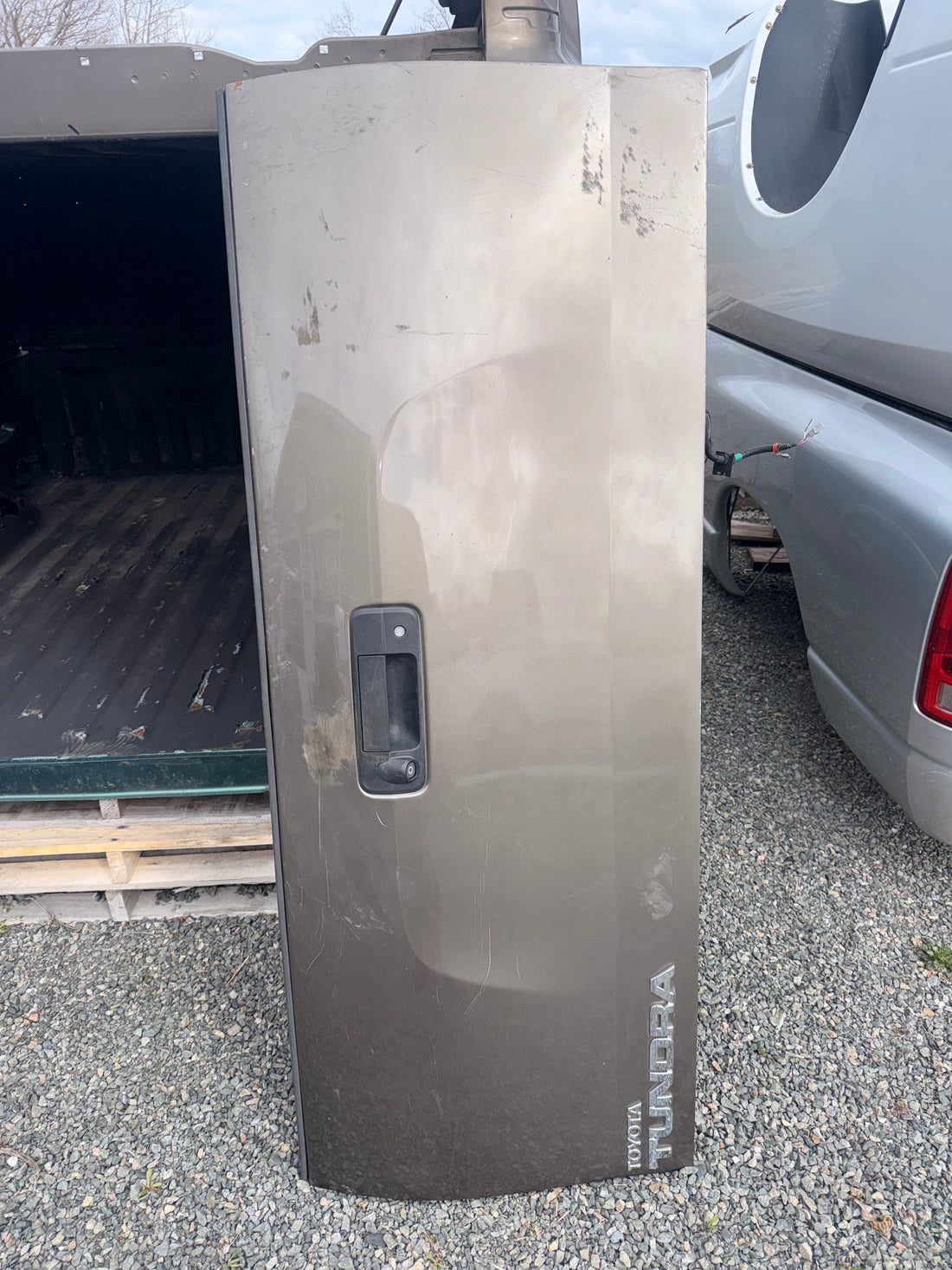 2007-2013 Toyota Tundra Tailgate with Camera