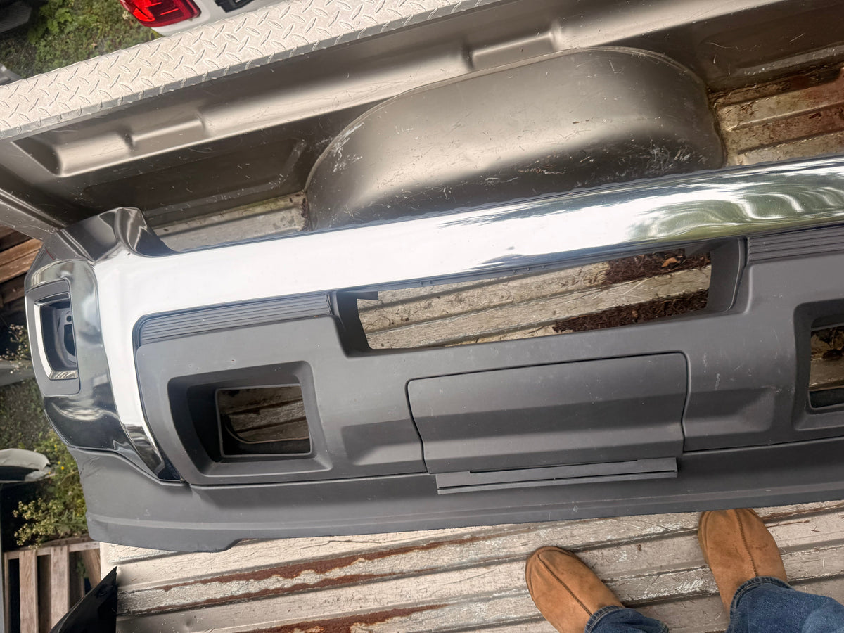 2015-2019 GMC Sierra 2500HD 3500HD OEM Chrome Front Bumper