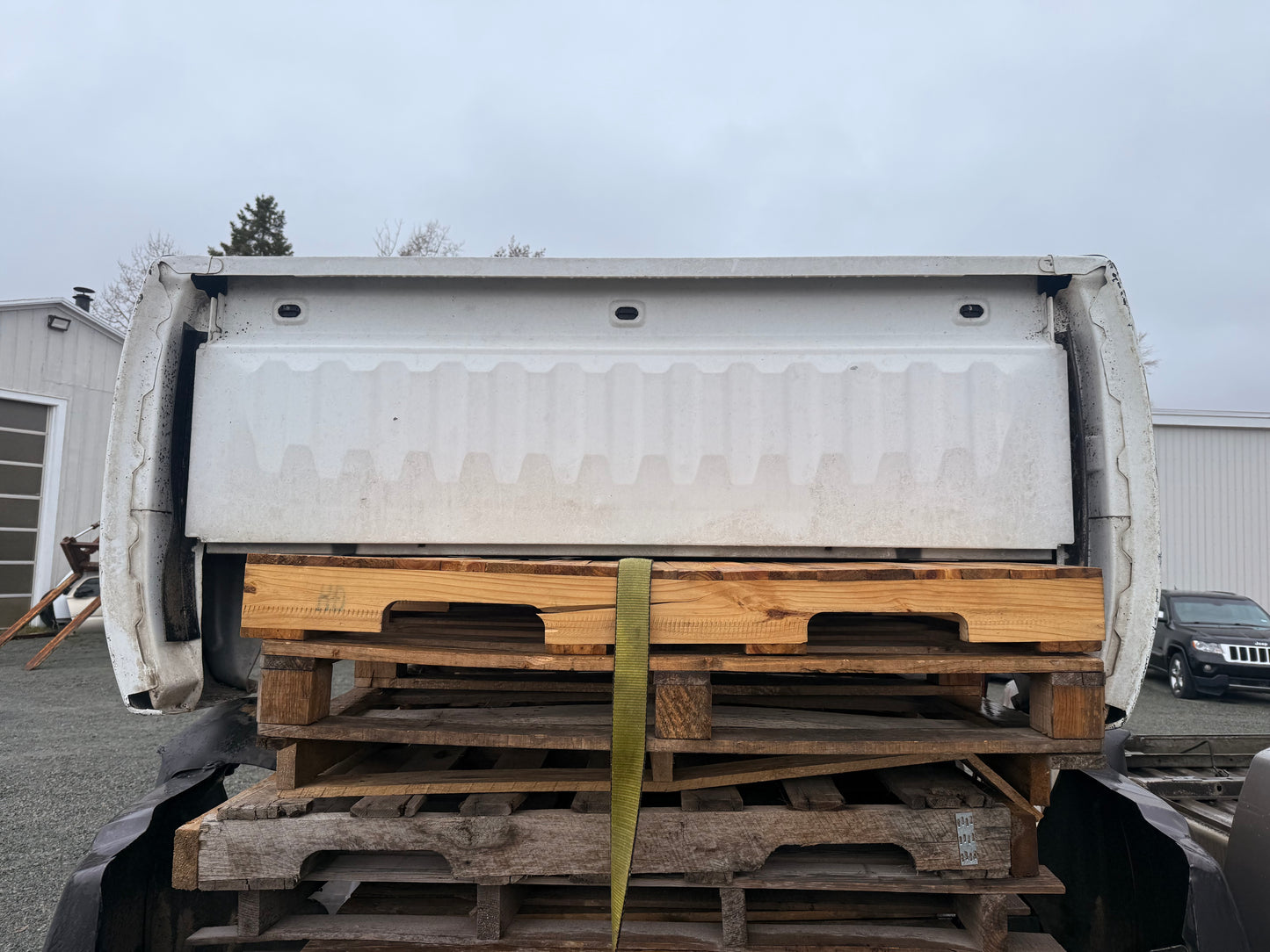 Chevrolet Silverado 1500 5'8" Short Bed Truck Box