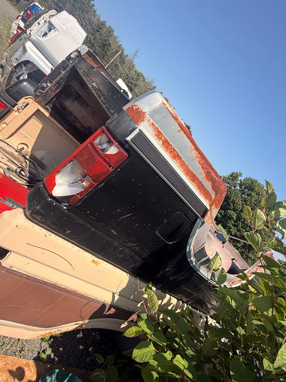 1980-1986 Ford F-150 F-250 F-350 6’7” Standard Bed Truck Box