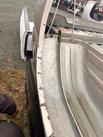 1999–2007 GMC Sierra 6'6" Standard Bed Truck Box