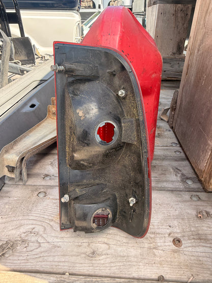 1999–2007 Ford F-250 F-350 F-450 OEM Driver Side Tail Light