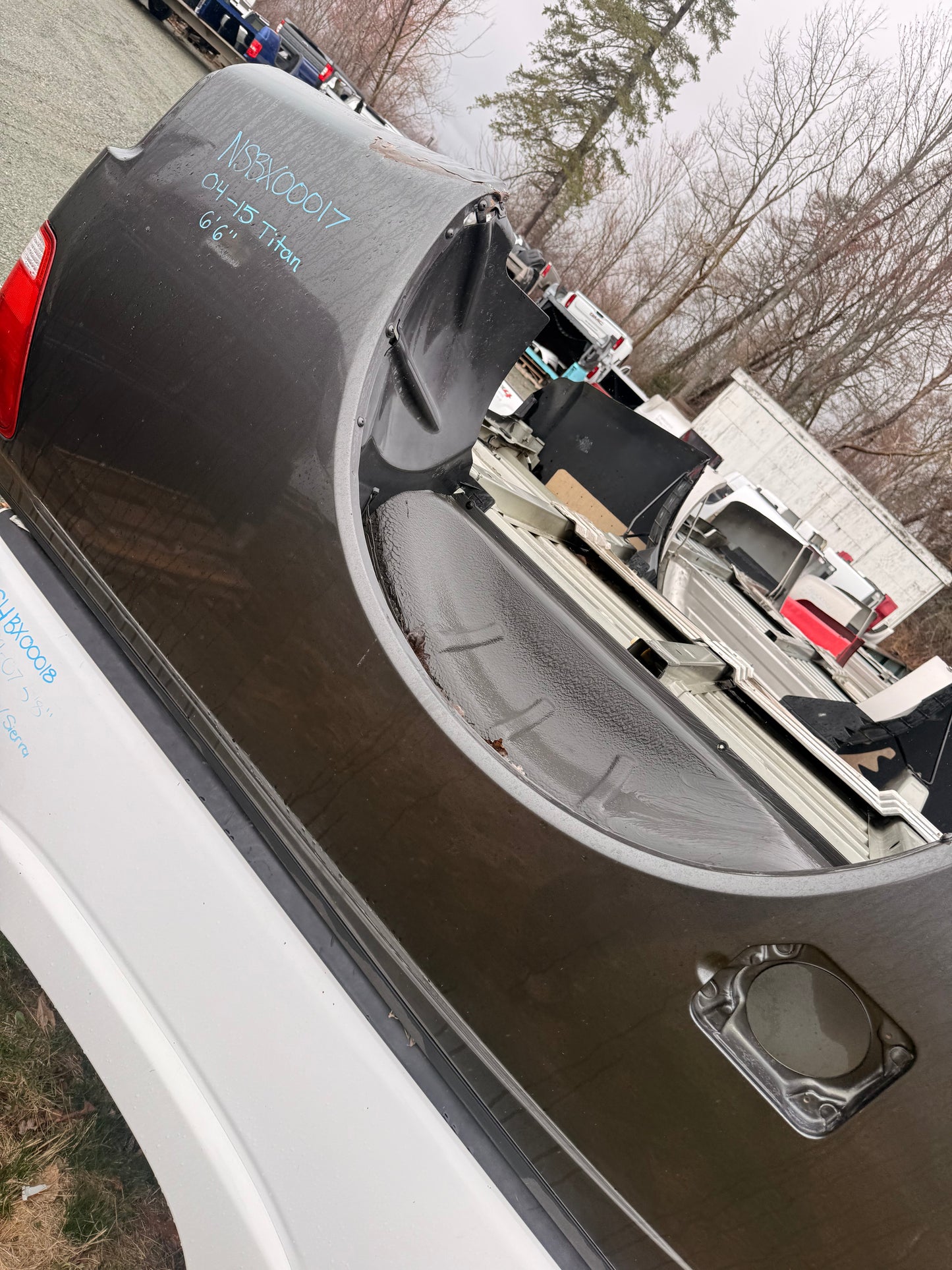 2004–2015 Nissan Titan 6'6" Standard Bed Truck Box
