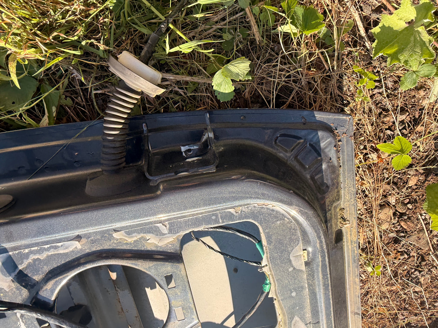 2000-2006 GMC Yukon OEM Front Driver Side Door