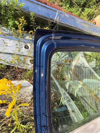 2000-2006 GMC Suburban 1500 2500 OEM Front Driver Side Door