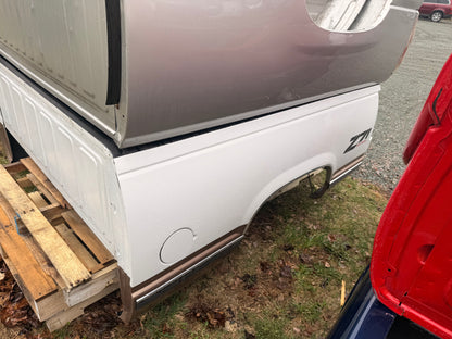 1988–1998 GMC Sierra 6'6" Standard Bed Truck Box