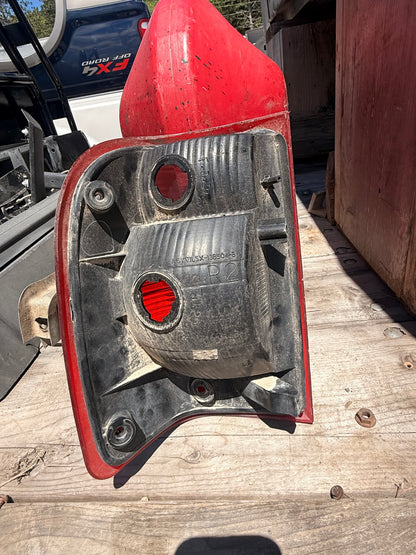 2001-2005 Ford Ranger OEM Passenger Side Tail Light