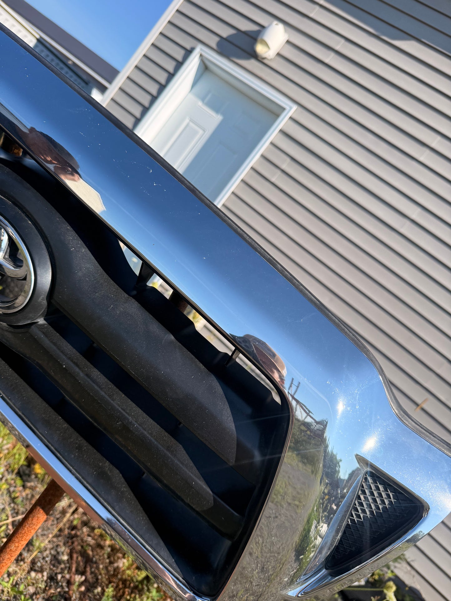 2005-2011 Toyota Tacoma OEM Chrome Grill