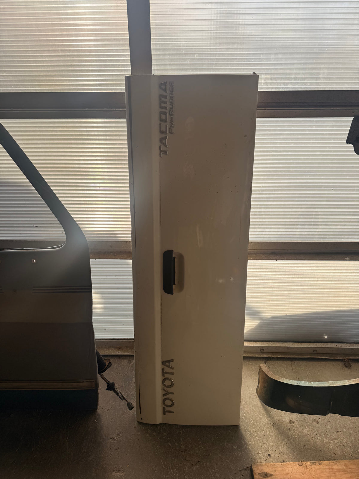 1996-2004 Toyota Tacoma OEM Tailgate