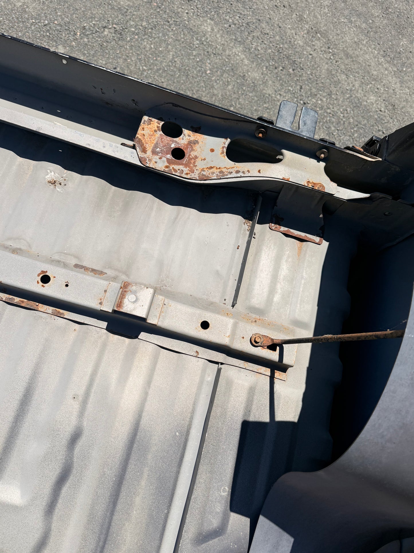 1999-2010 Ford F-250 F-350 6’9” Standard Bed Truck Box