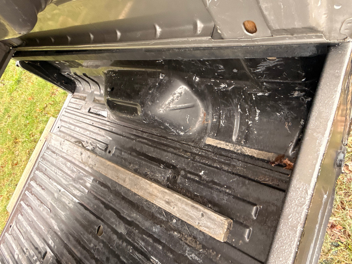 1999-2010 Ford F-250/F-350 6’9” Standard Bed Truck Box