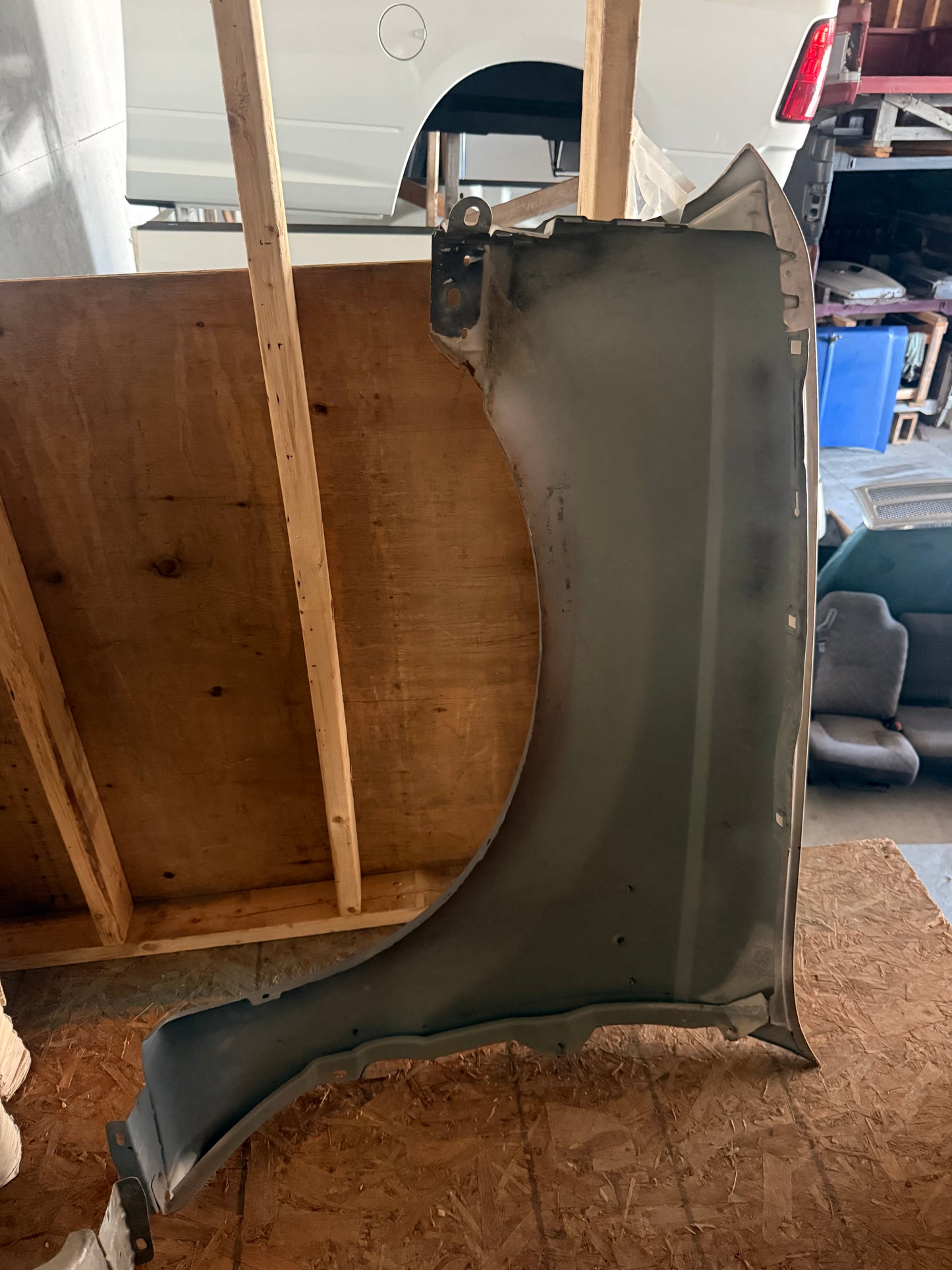 1999–2007 Ford F-250 F-350 F-450 OEM Passenger Side Fender