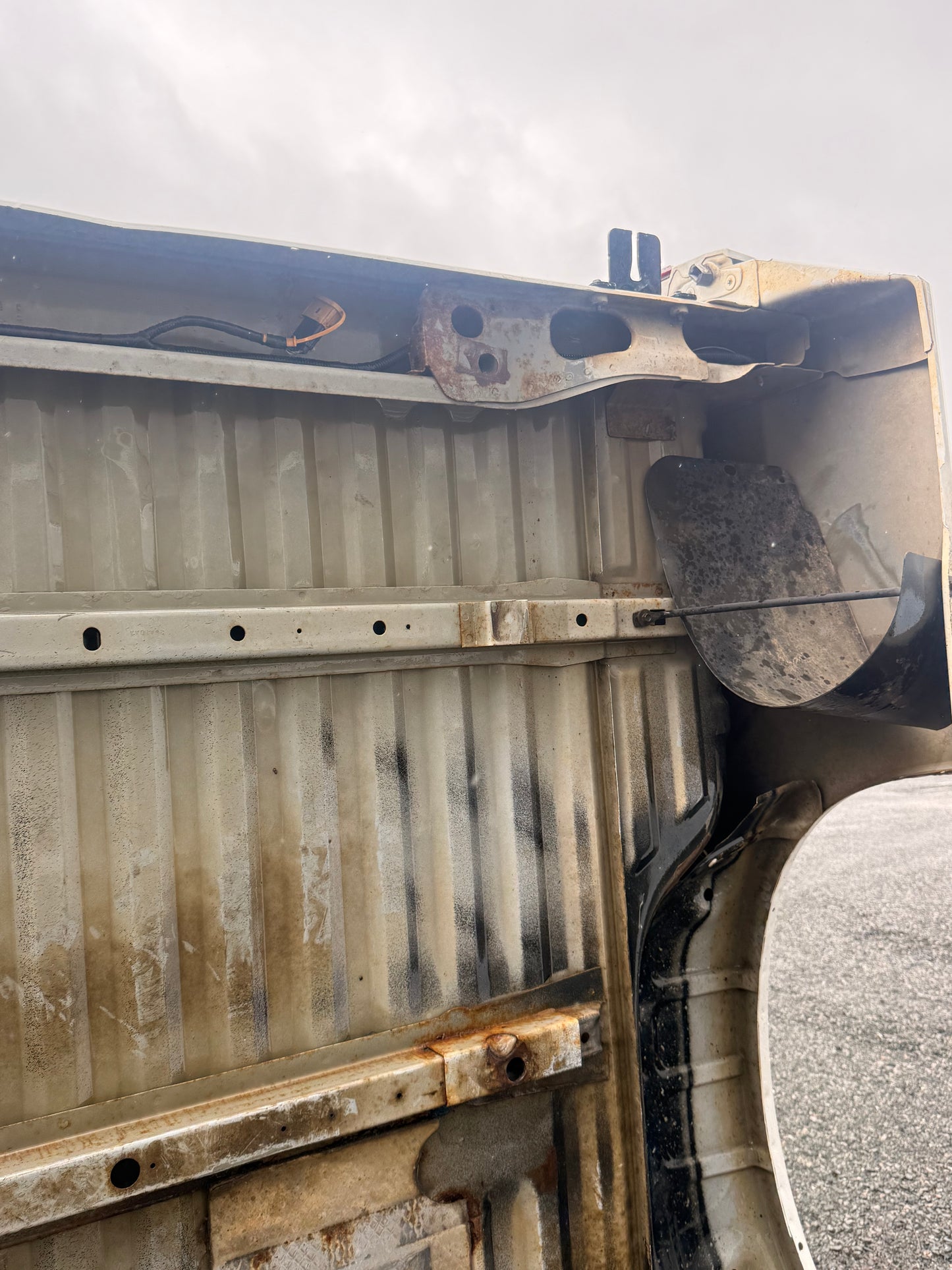 2011–2016 Ford F-250/F-350 6'9" Standard Bed Truck Box