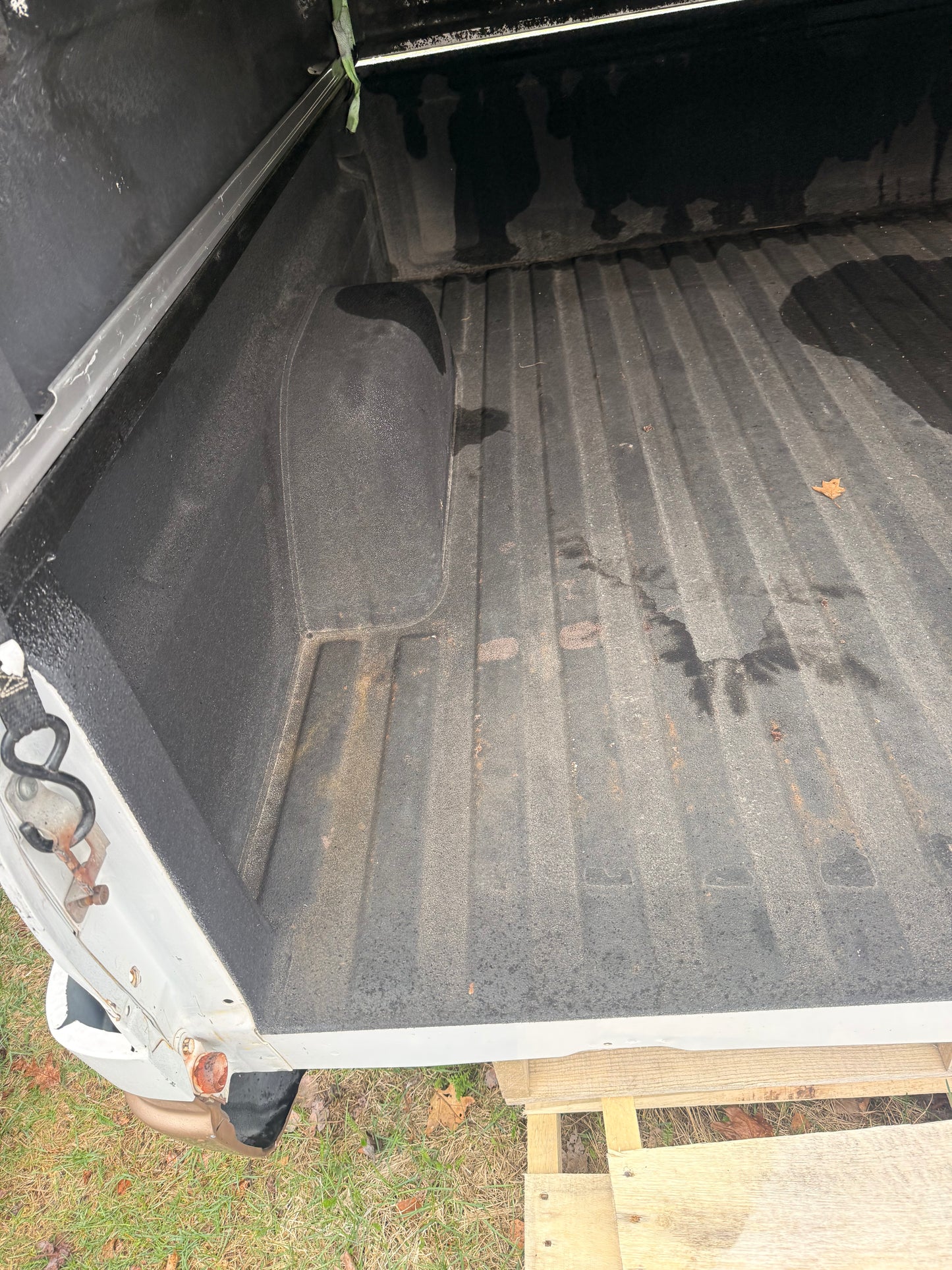 1988–1998 GMC Sierra 6'6" Standard Bed Truck Box