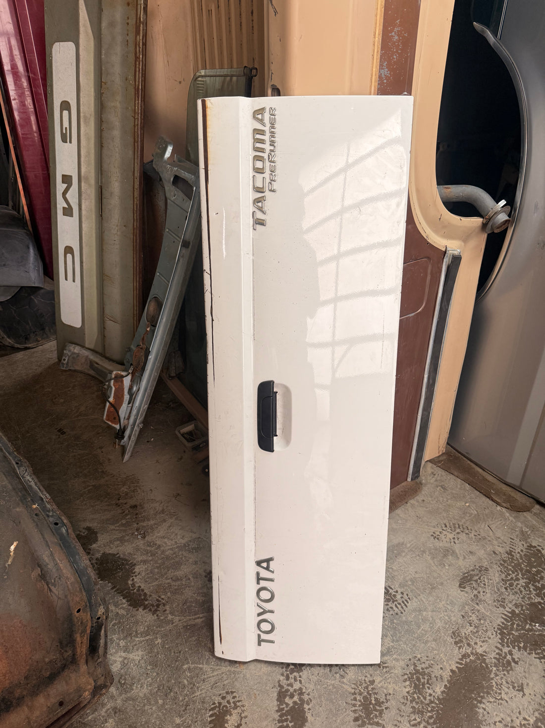 1996-2004 Toyota Tacoma OEM Tailgate