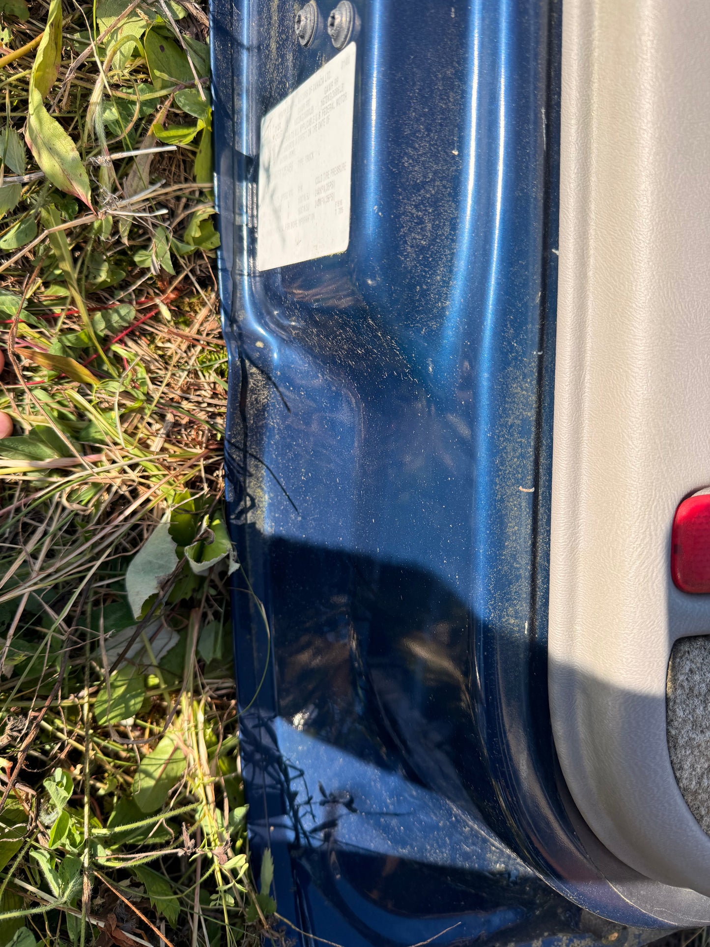 2000-2006 GMC Suburban 1500 2500 OEM Front Driver Side Door