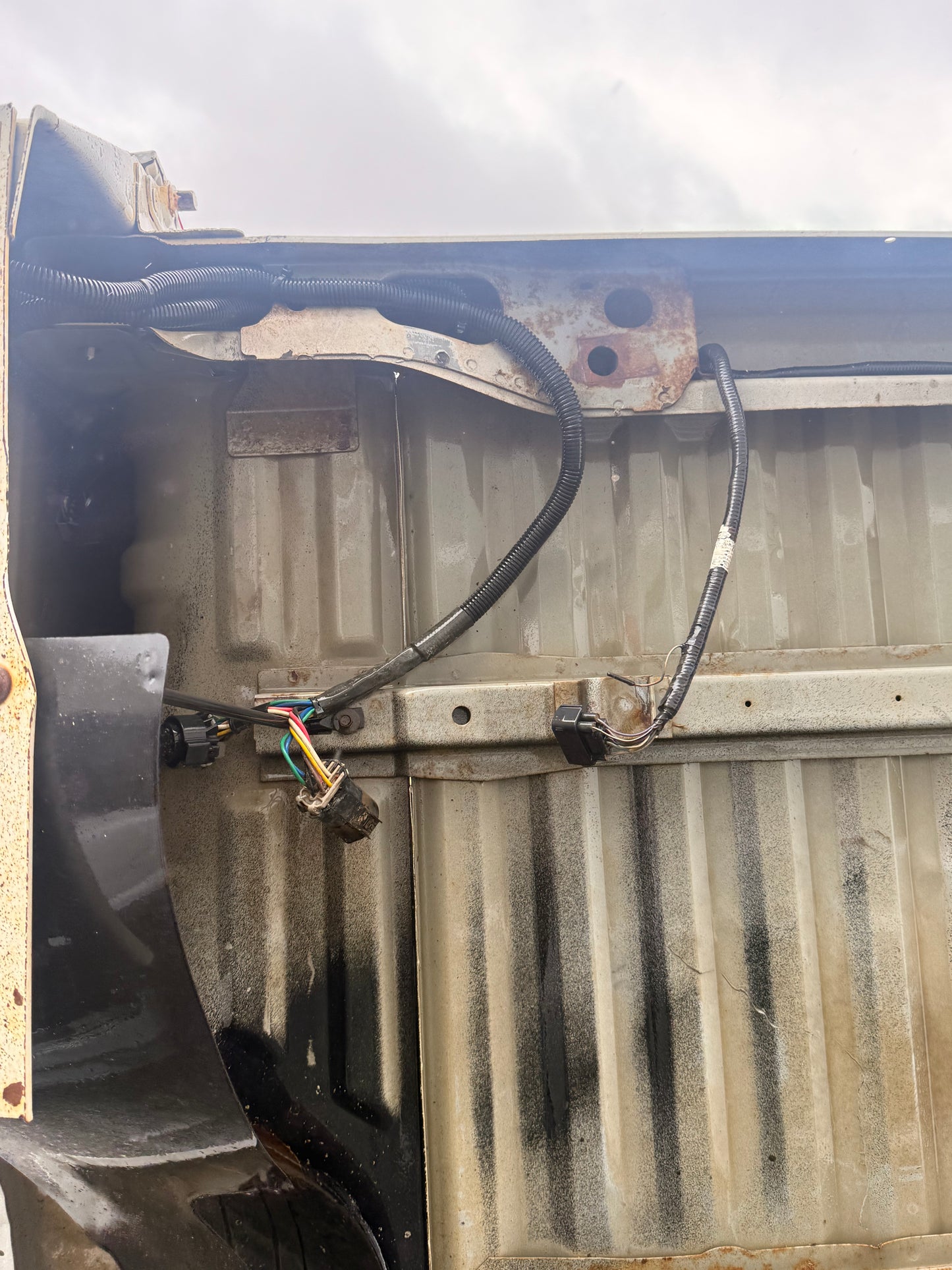 2011–2016 Ford F-250/F-350 6'9" Standard Bed Truck Box