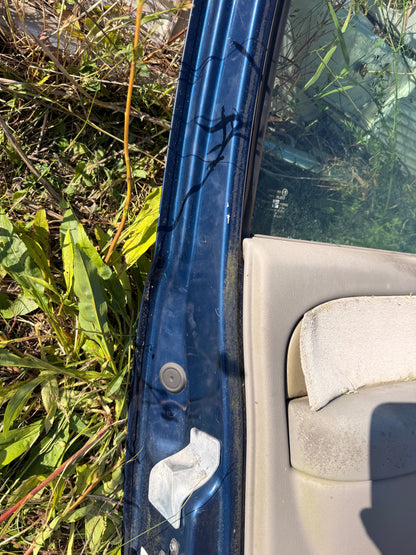 2000-2006 GMC Suburban 1500 2500 OEM Front Driver Side Door