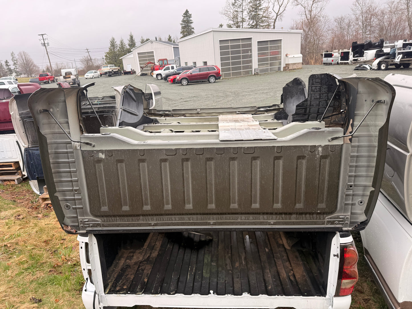2004–2015 Nissan Titan 6'6" Standard Bed Truck Box