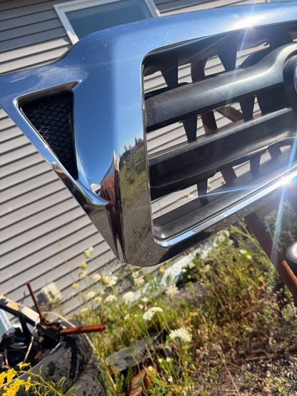 2005-2011 Toyota Tacoma OEM Chrome Grill