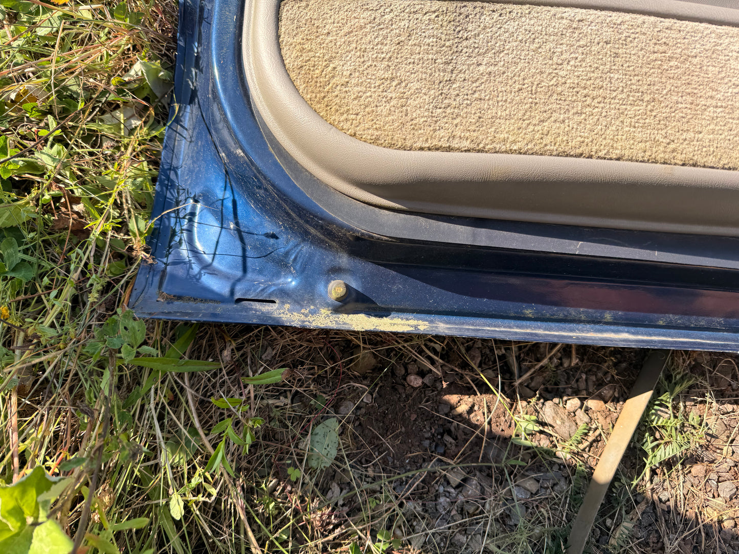 2000-2006 GMC Suburban 1500 2500 OEM Front Driver Side Door