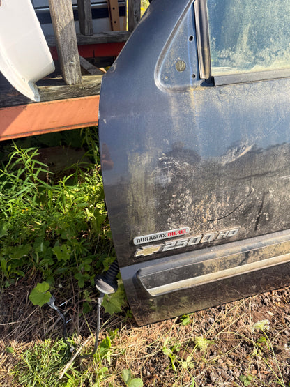 2000-2006 GMC Suburban 1500 2500 OEM Front Driver Side Door
