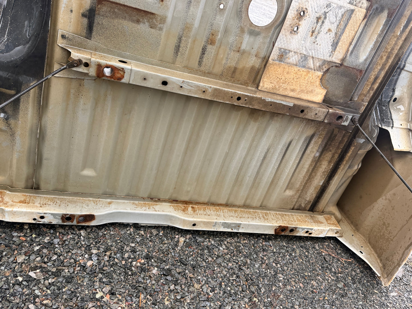 2011–2016 Ford F-250/F-350 6'9" Standard Bed Truck Box