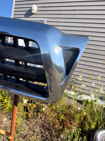 2005-2011 Toyota Tacoma OEM Chrome Grill