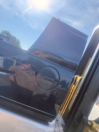 1999-2007 Chevrolet Silverado 1500 5’8” Short Bed Truck Box