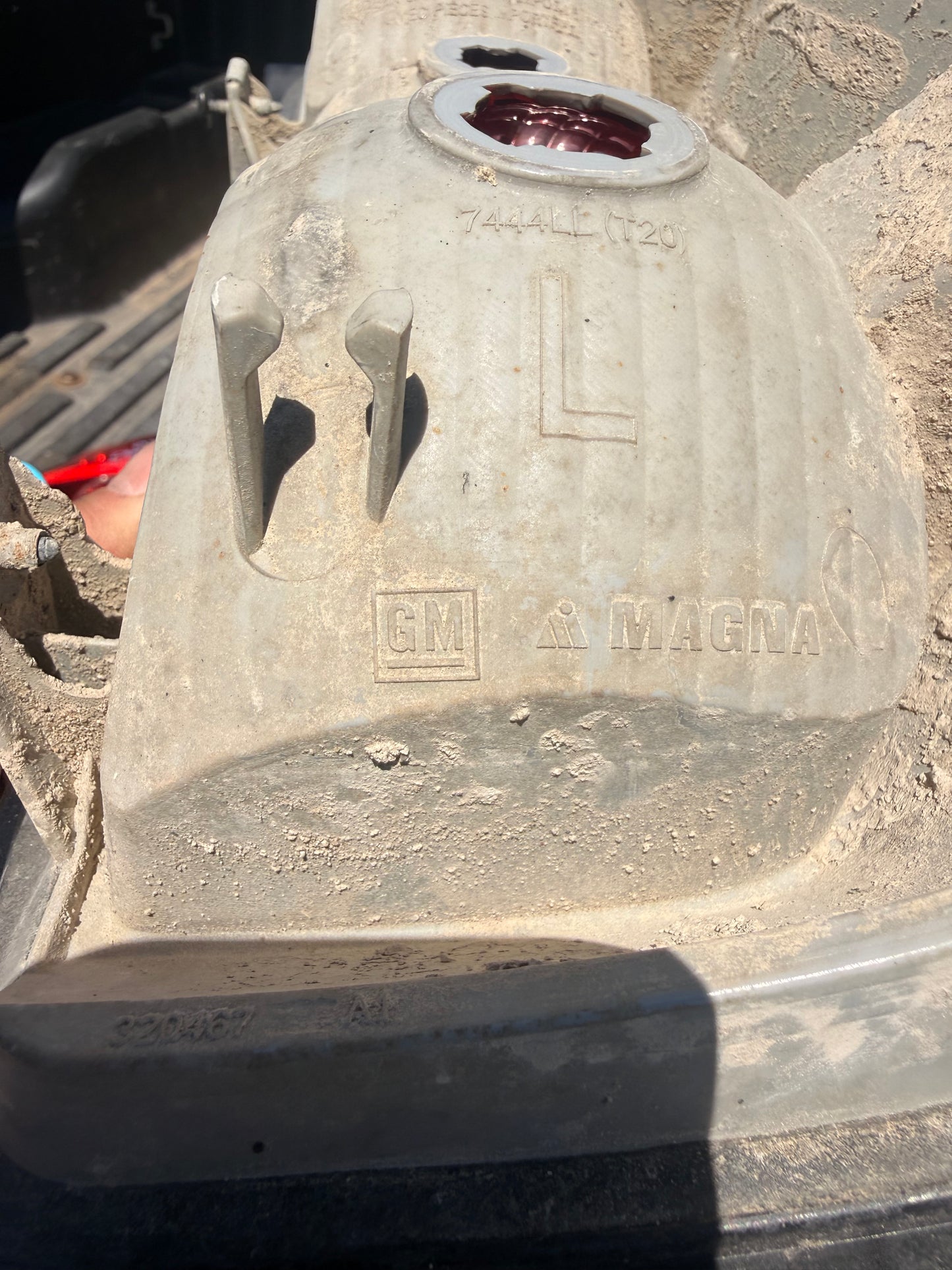 2014–2019 Chevrolet Silverado 1500 2500 3500 Driver Side Tail Light