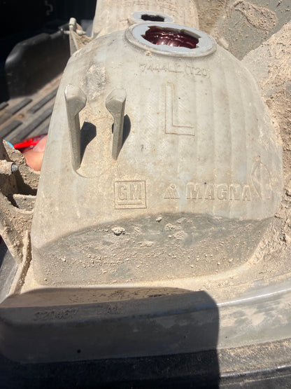 2014–2019 Chevrolet Silverado 1500 2500 3500 Driver Side Tail Light