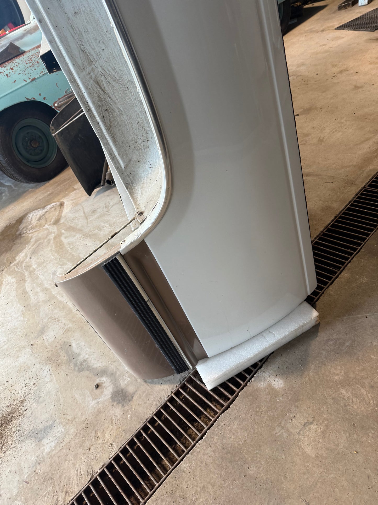 1988-1998 Chevrolet Silverado/GMC Sierra 6’6” Long Truck Box