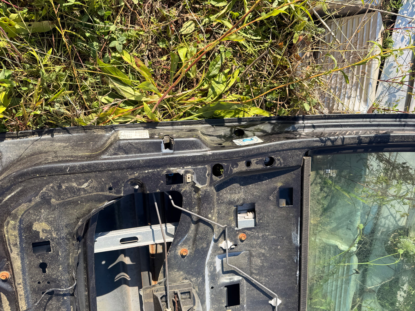 2000-2006 GMC Yukon OEM Front Driver Side Door