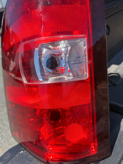 2007–2013 Chevrolet Silverado 1500 2500 3500 Driver Side Tail Light