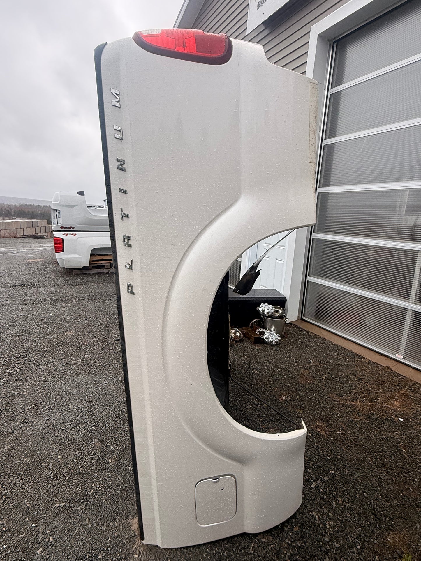 2011–2016 Ford F-250/F-350 6'9" Standard Bed Truck Box