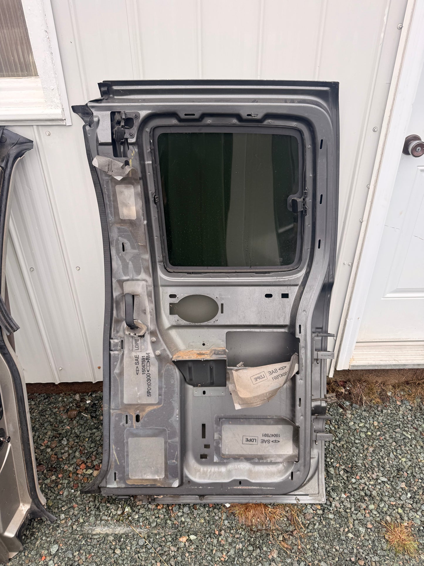 1999-2007 Chevrolet Silverado/GMC Sierra 1500/2500/3500 Rear Passenger Side Half Door