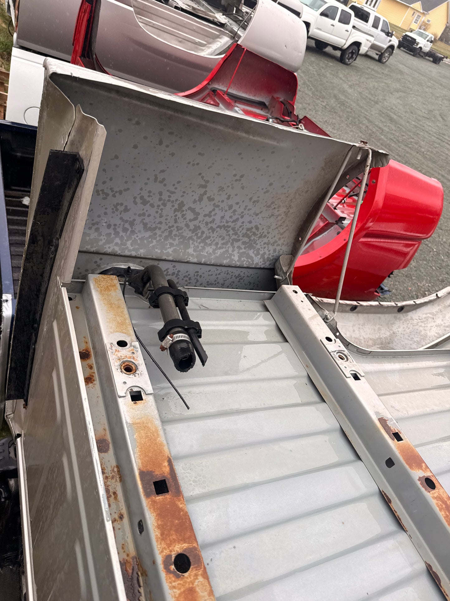 1999–2007 GMC Sierra 6'6" Standard Bed Truck Box
