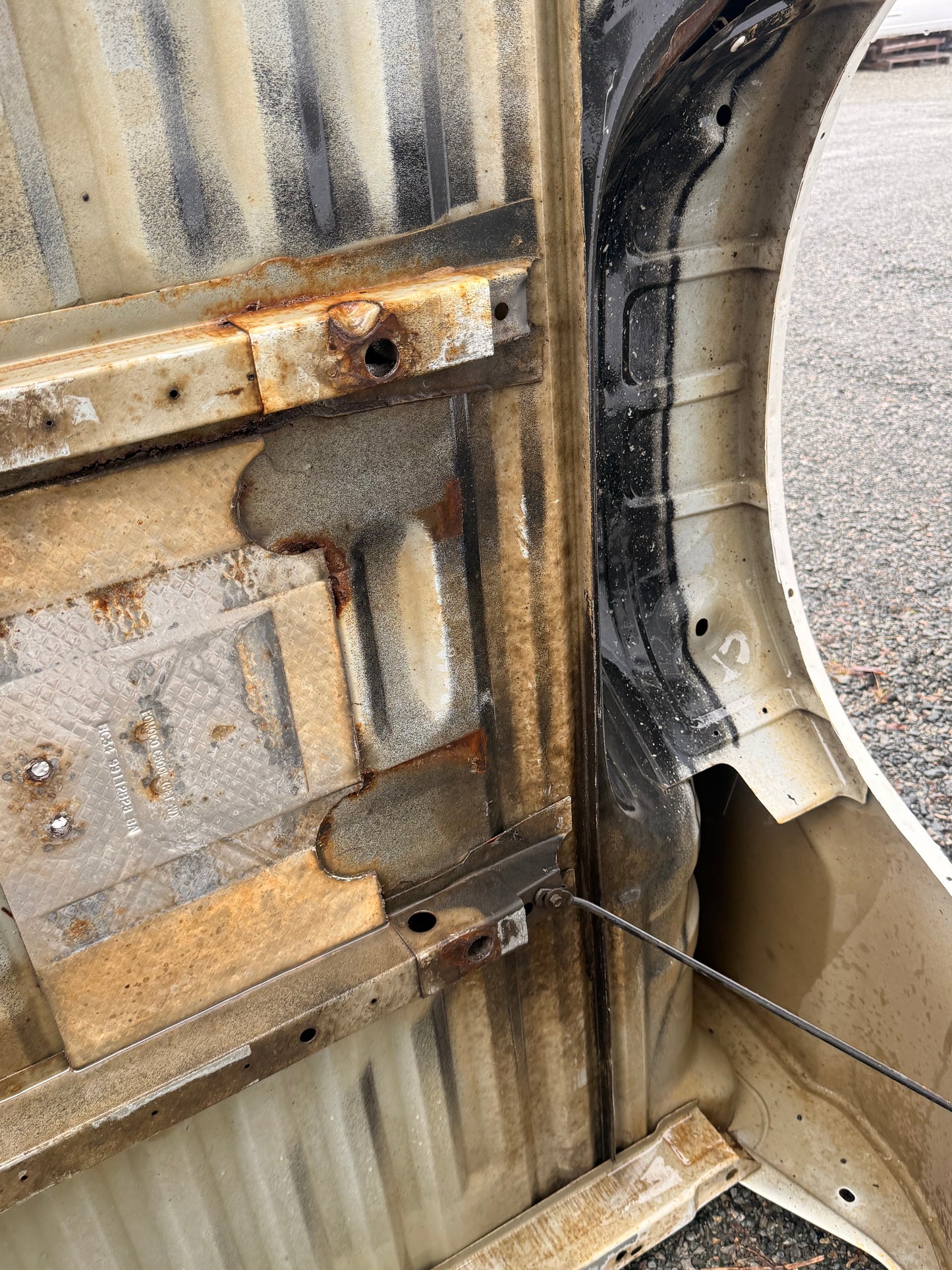 2011–2016 Ford F-250/F-350 6'9" Standard Bed Truck Box