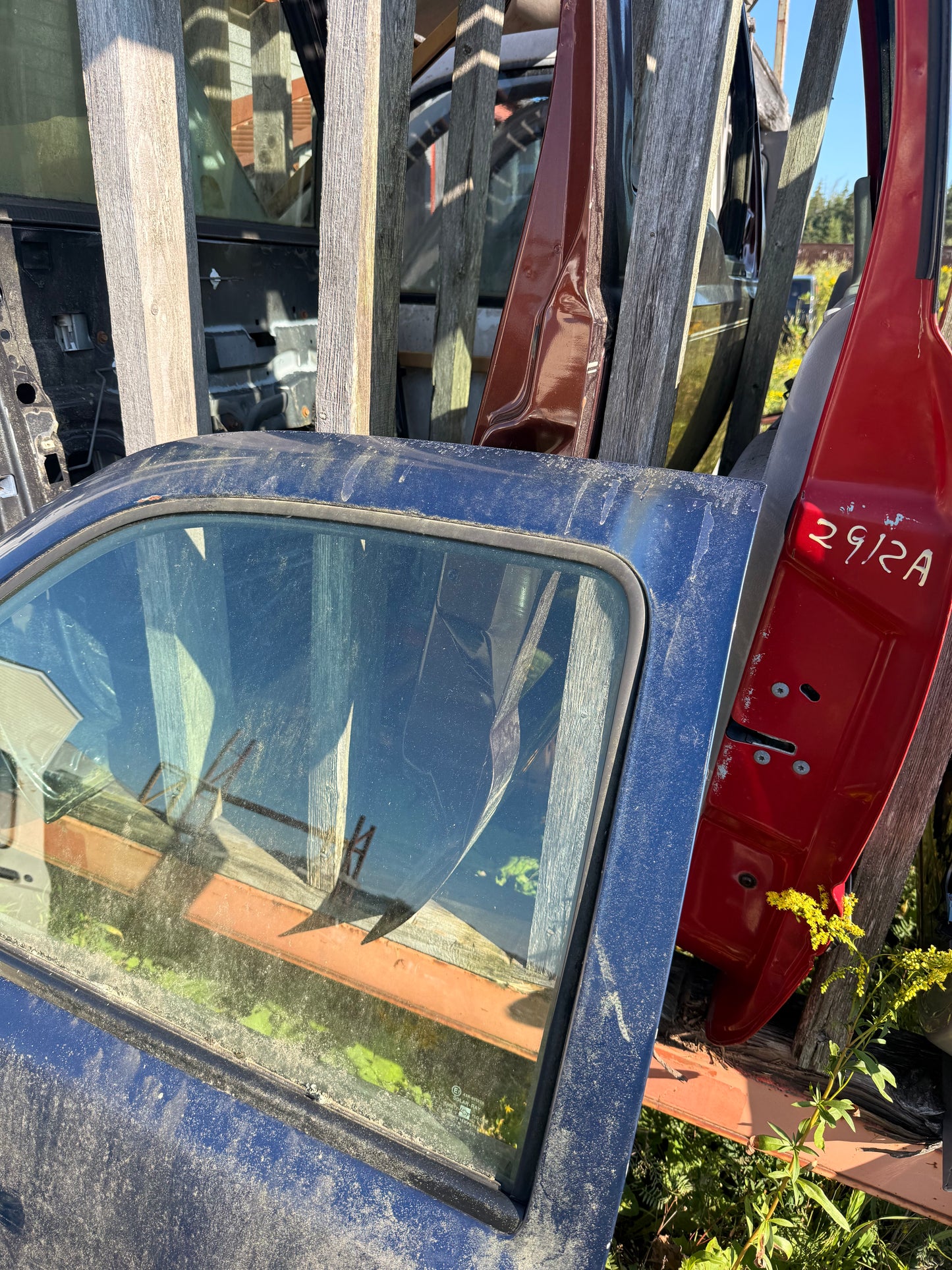 2000-2006 GMC Suburban 1500 2500 OEM Front Driver Side Door