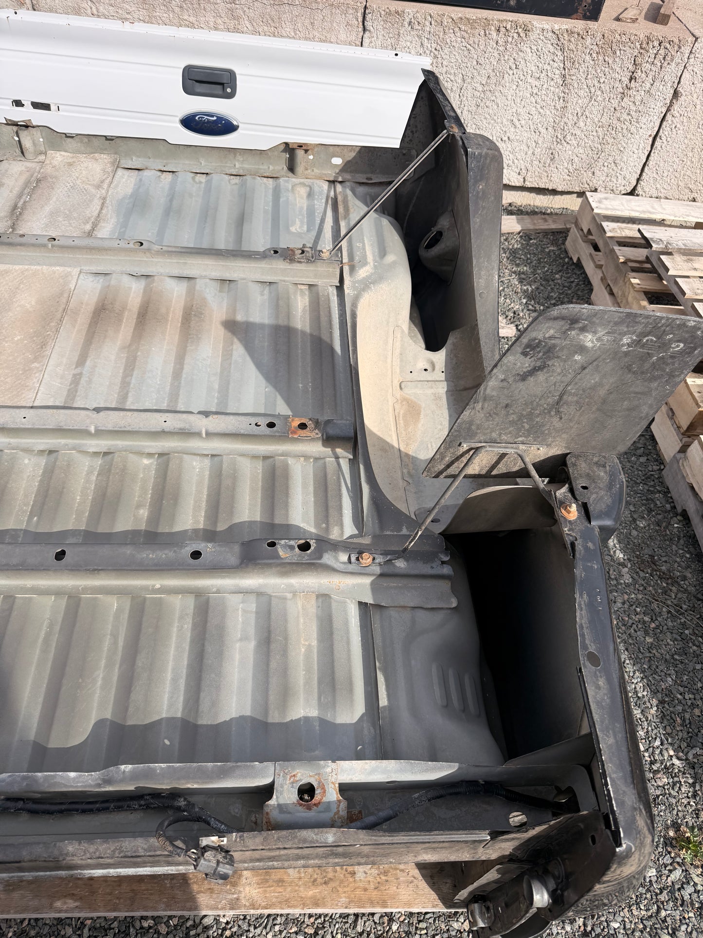 1999-2010 Ford F-250 F-350 6’9” Standard Bed Truck Box