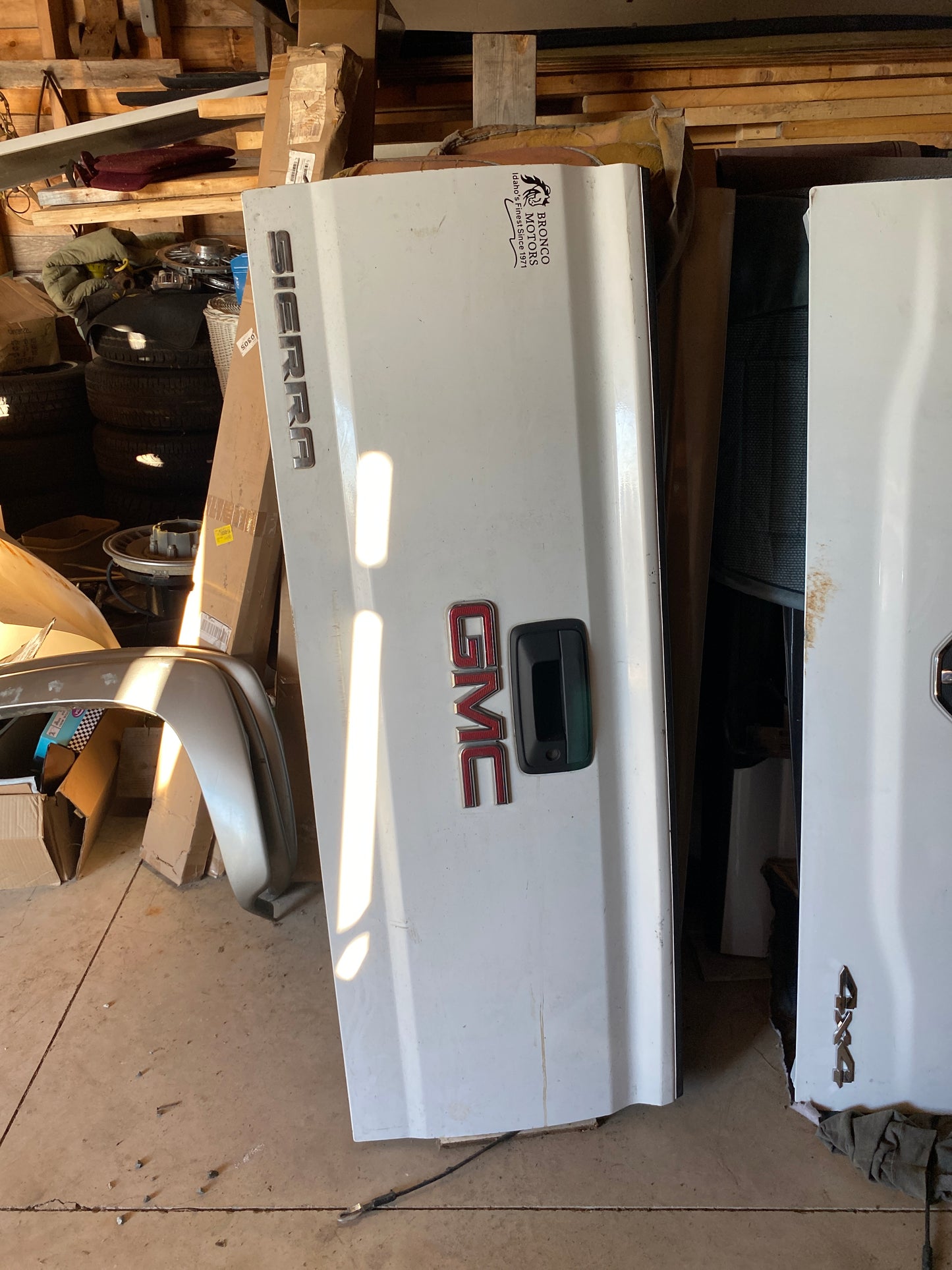2014-2019 GMC Sierra 1500/2500/3500 Tailgate
